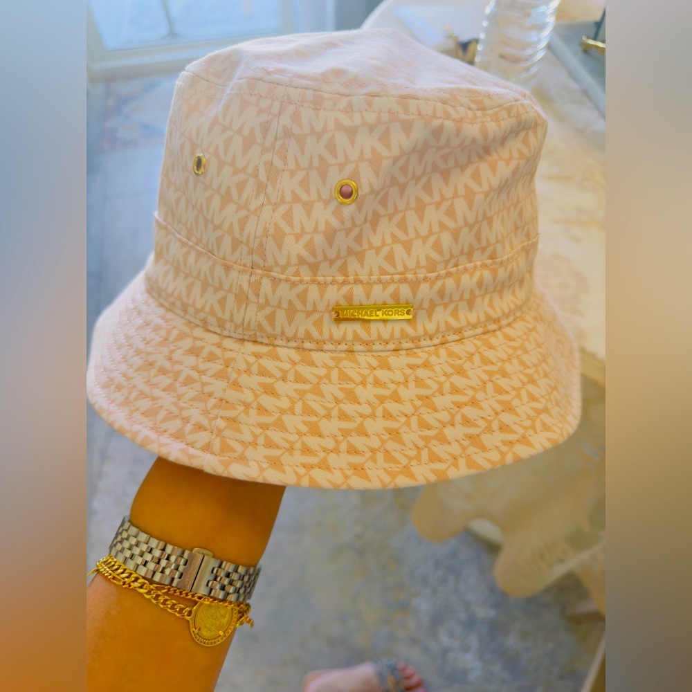 NWOT Michael Kors hat